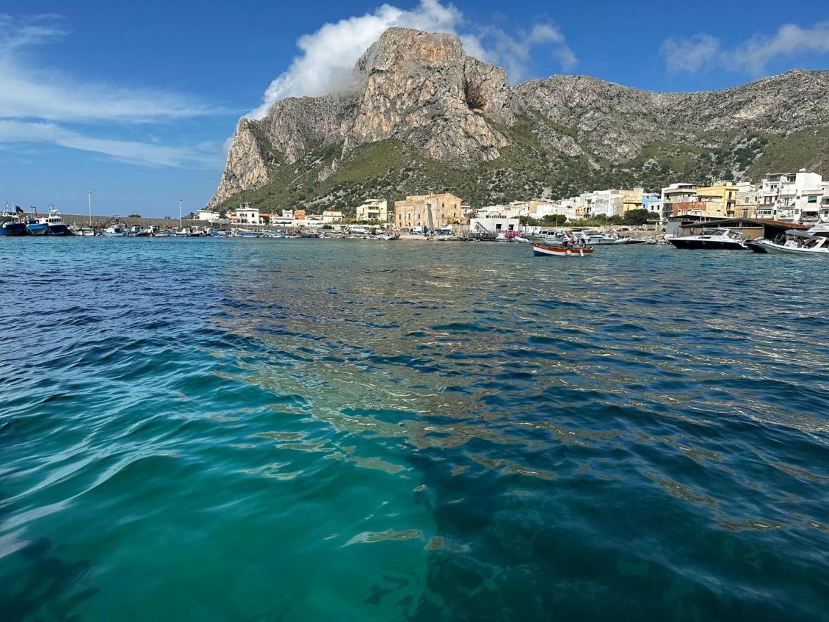 Casa Vacanze La Rocca 2 Lägenhet Palermo Exteriör bild