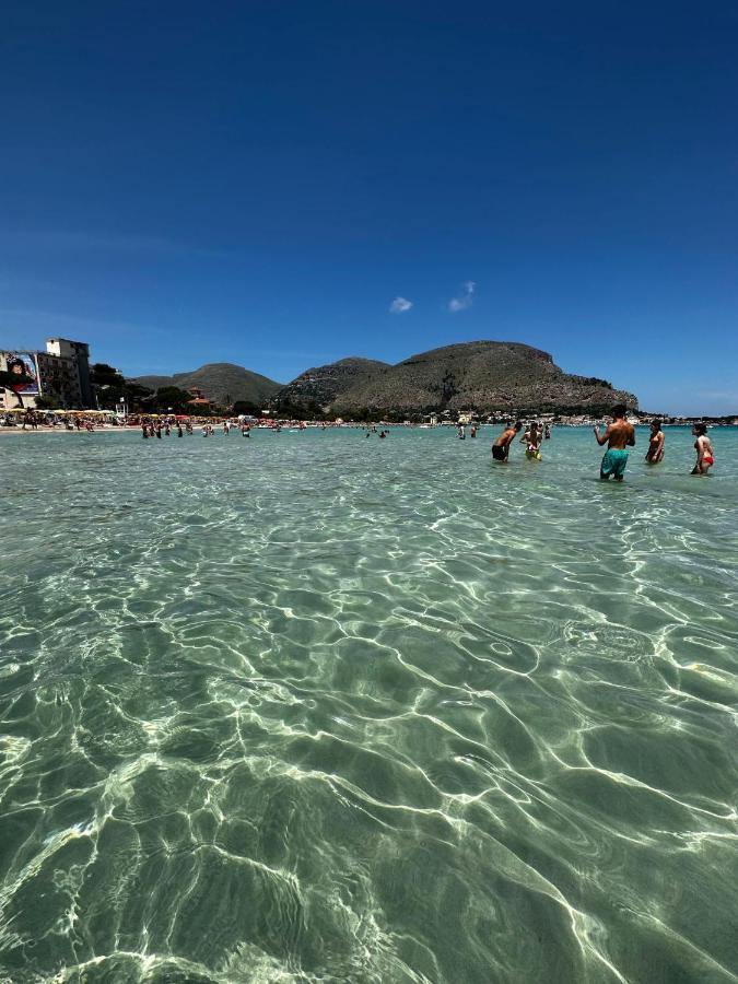 Casa Vacanze La Rocca 2 Lägenhet Palermo Exteriör bild