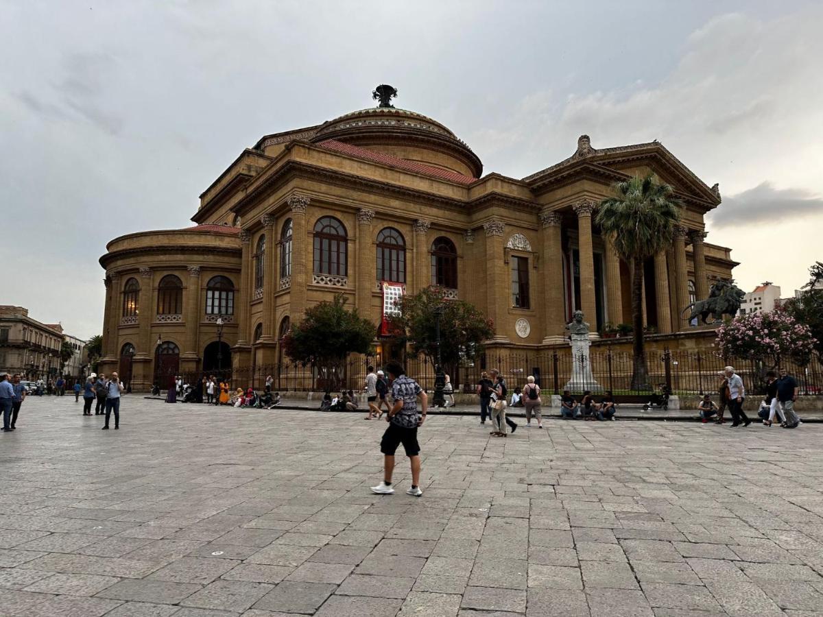 Casa Vacanze La Rocca 2 Lägenhet Palermo Exteriör bild