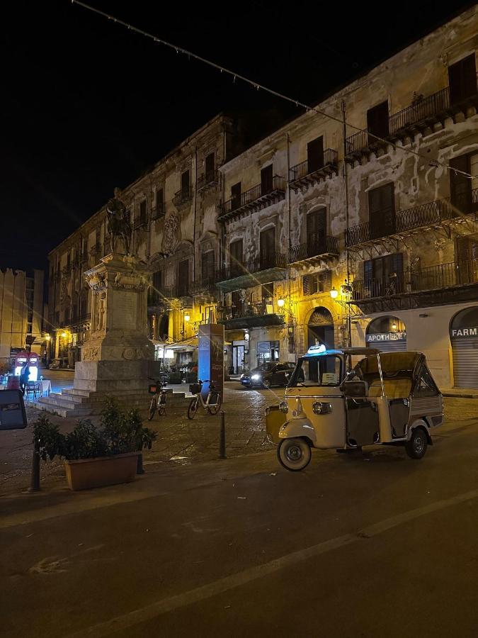 Casa Vacanze La Rocca 2 Lägenhet Palermo Exteriör bild